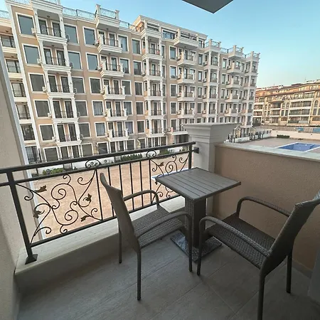 Premium Polarstar Luxury 150 M Zum Pool 3 Balkone Meeresblick Google Tv Bis Zu 6 Personen Apartment Sweti Wlas