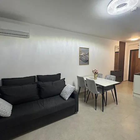 Premium Polarstar Luxury 150 M Zum Pool 3 Balkone Meeresblick Google Tv Bis Zu 6 Personen Apartment Sweti Wlas
